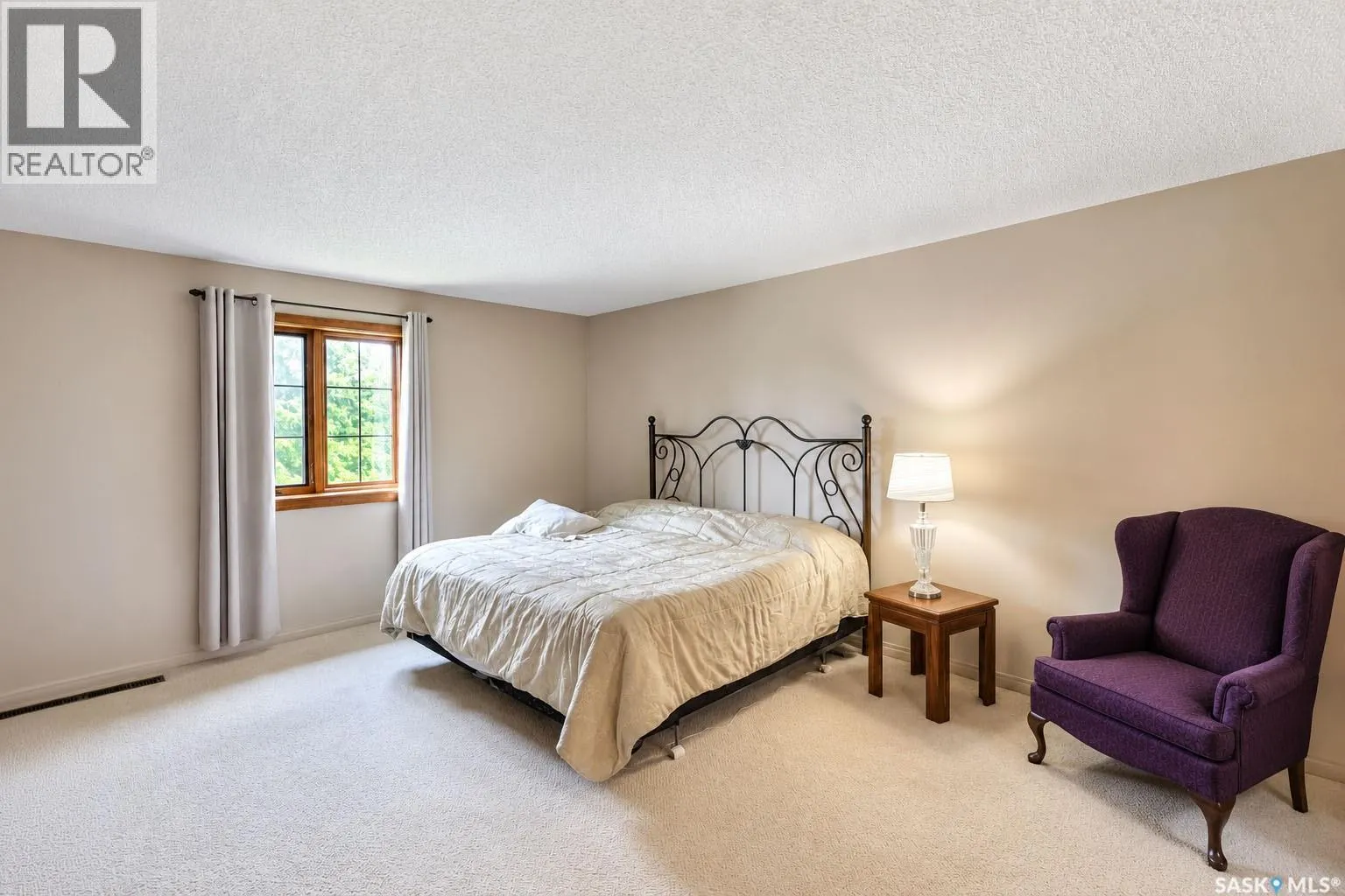 830 Chester PLACE