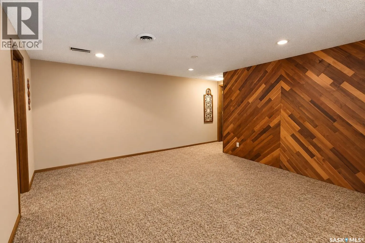 830 Chester PLACE