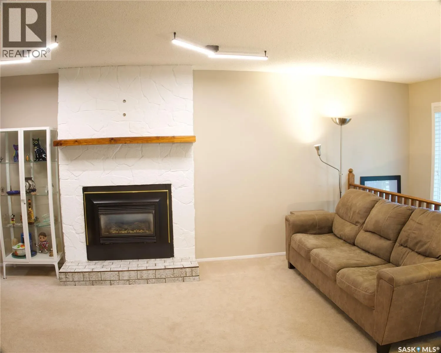 714 4th STREET S