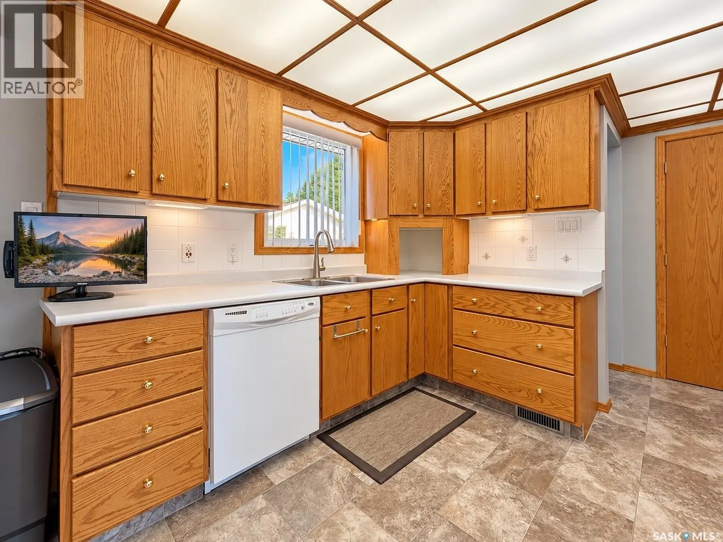 384 28th STREET W
