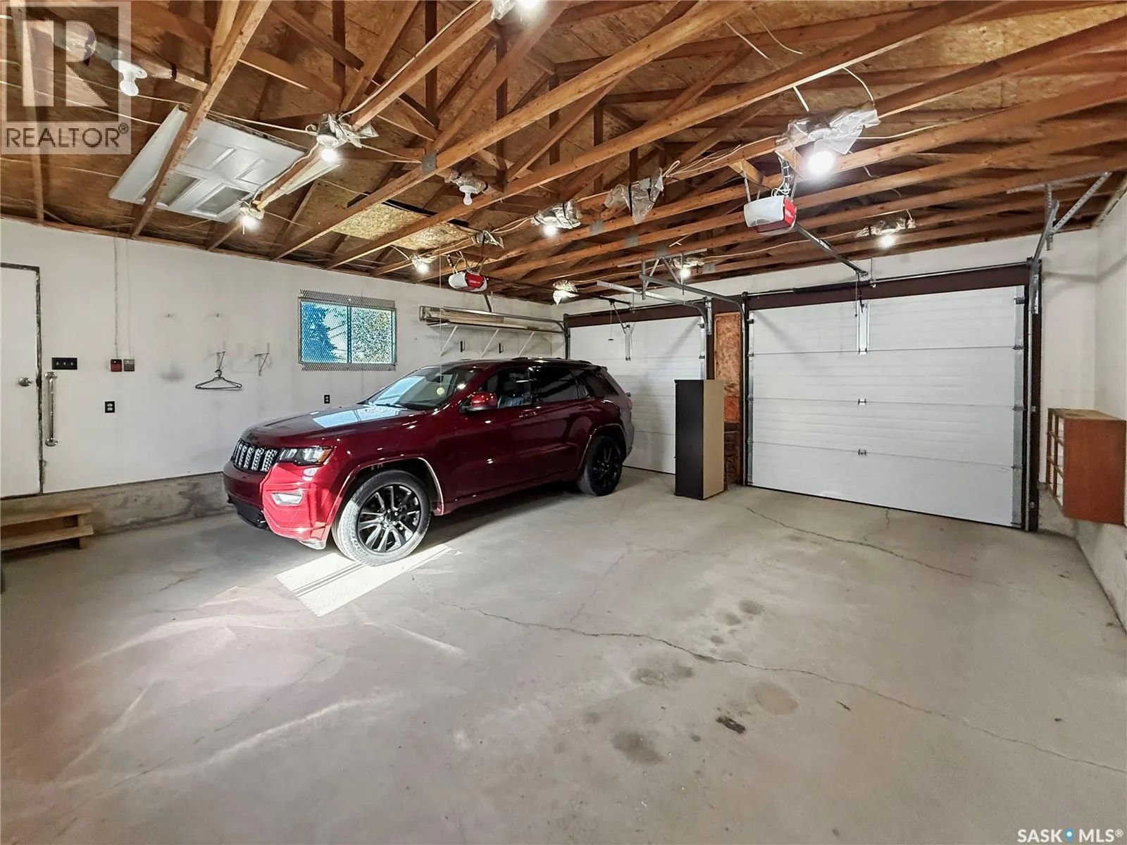384 28th STREET W