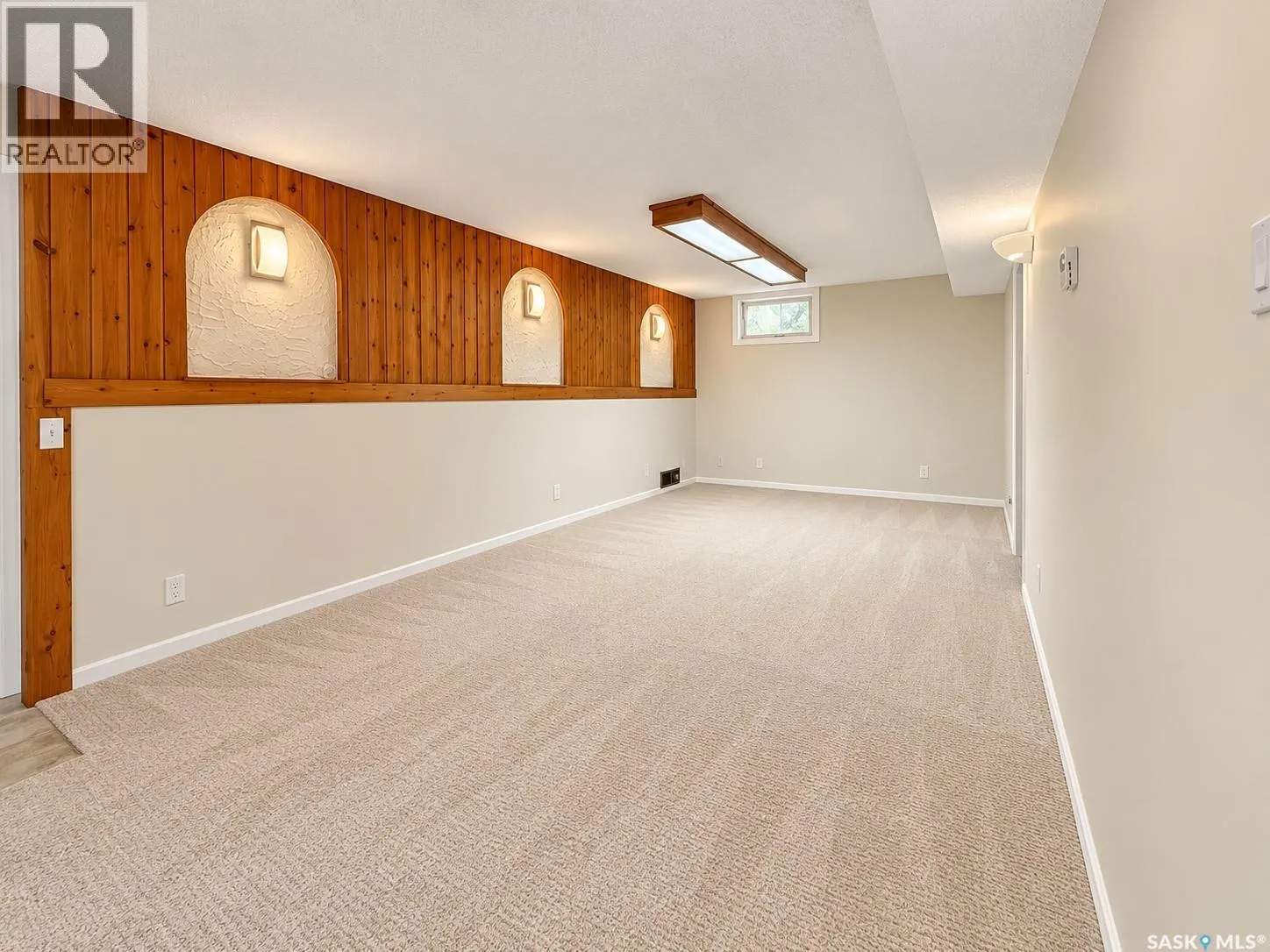 384 28th STREET W
