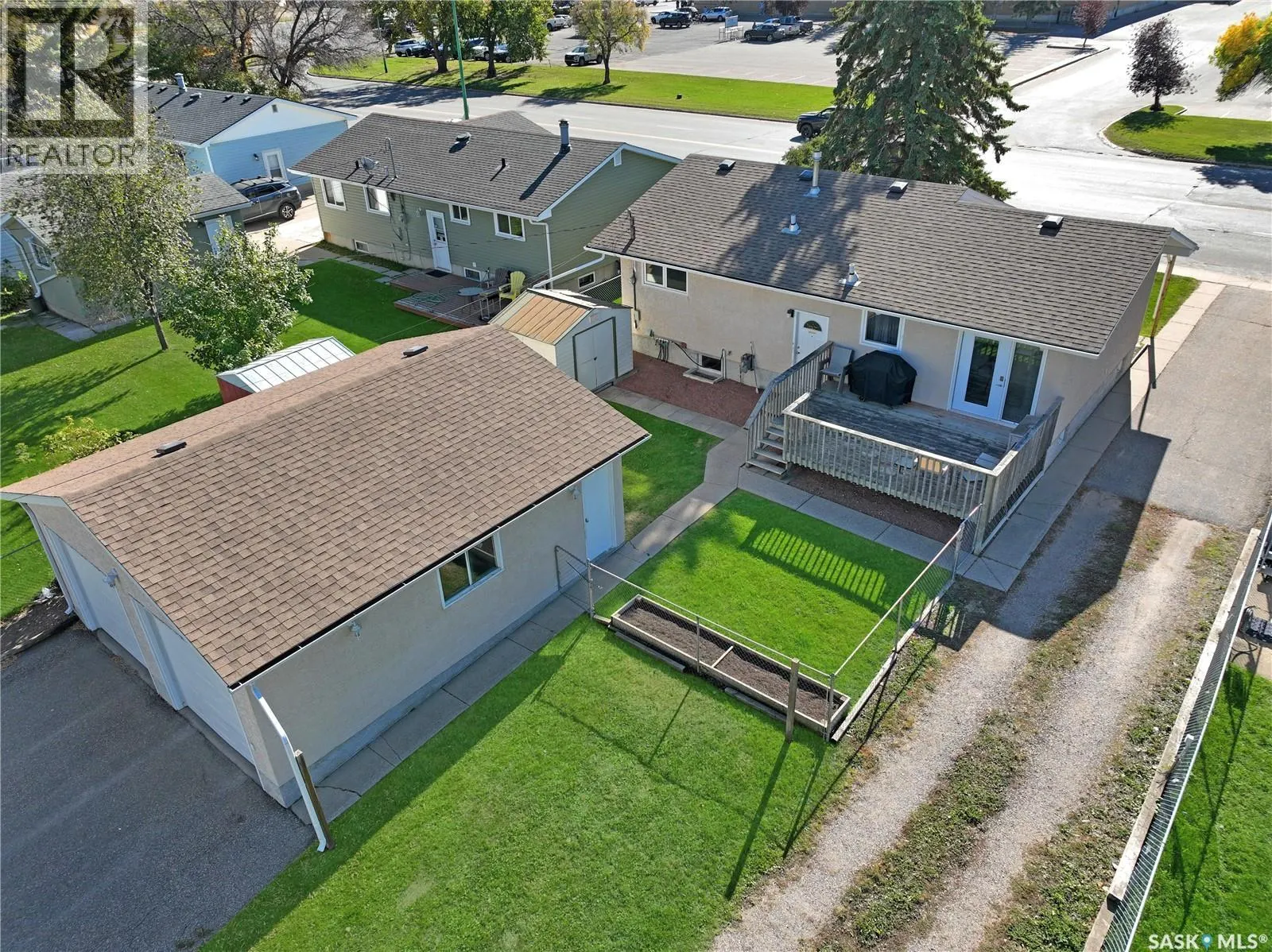 384 28th STREET W