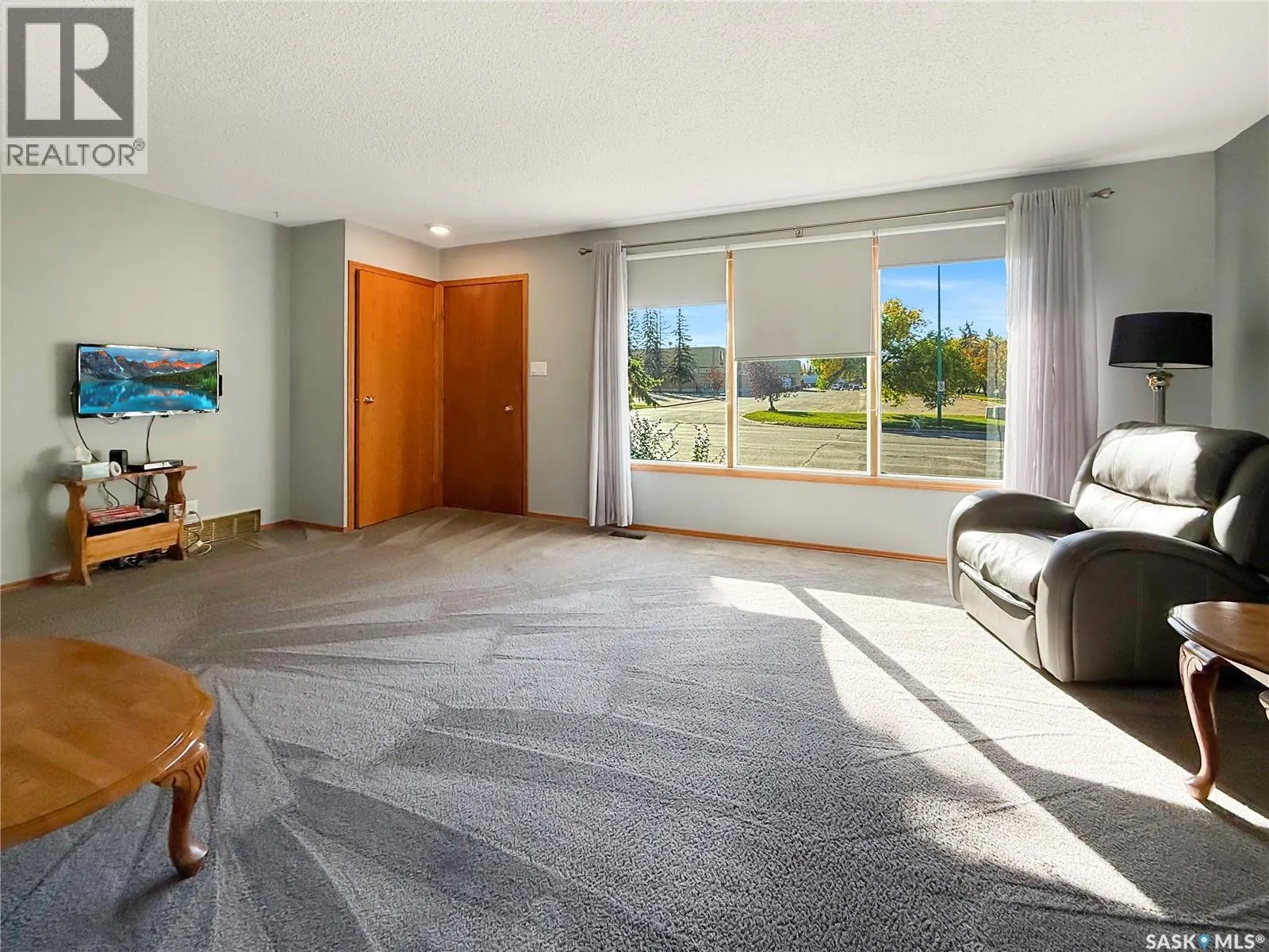 384 28th STREET W