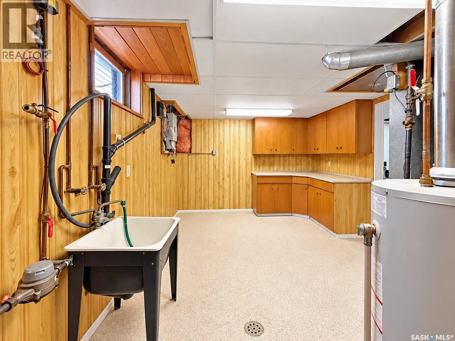 384 28th STREET W