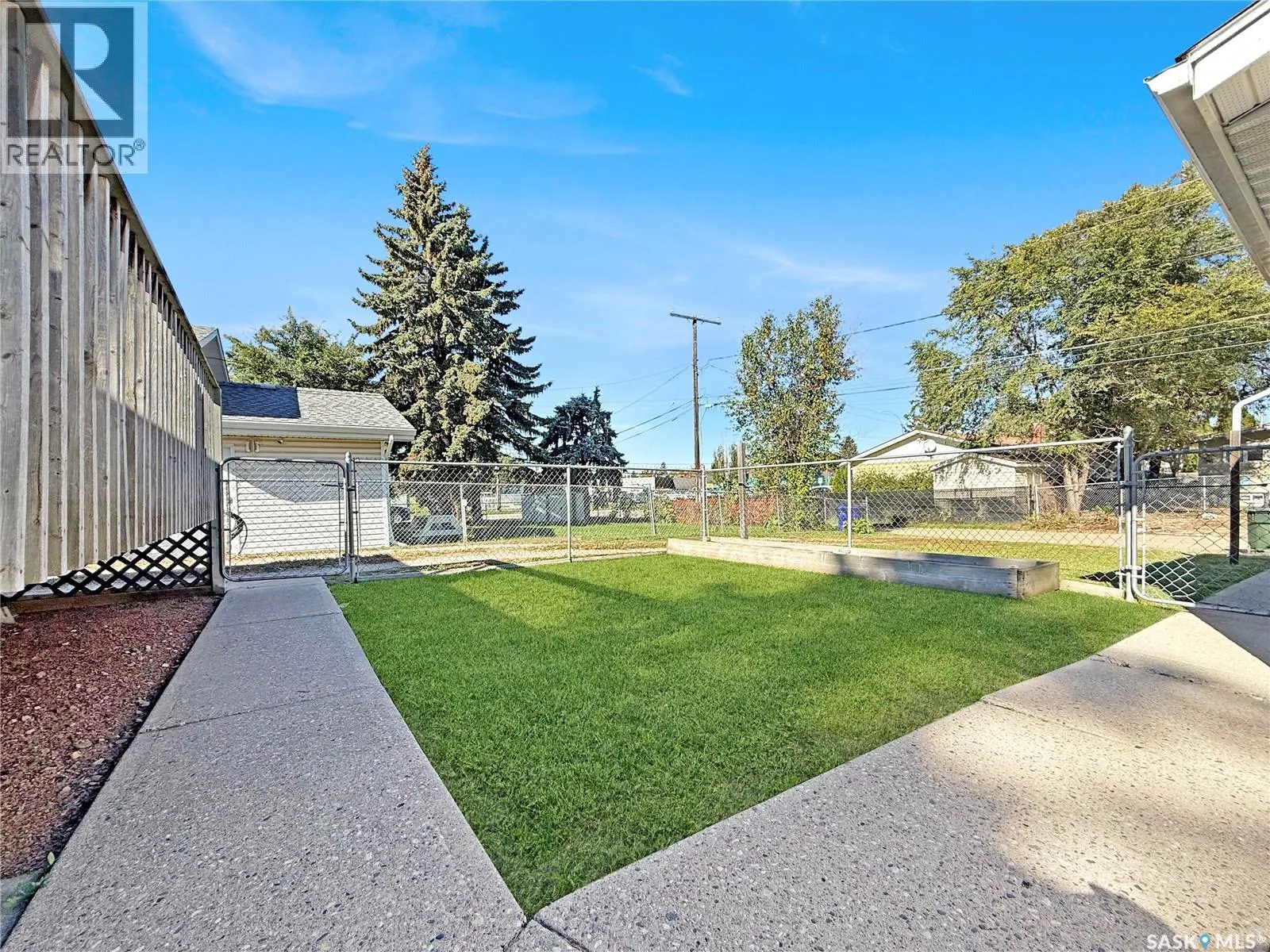 384 28th STREET W