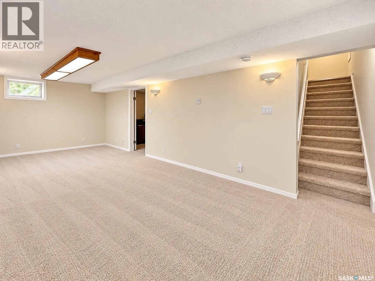 384 28th STREET W