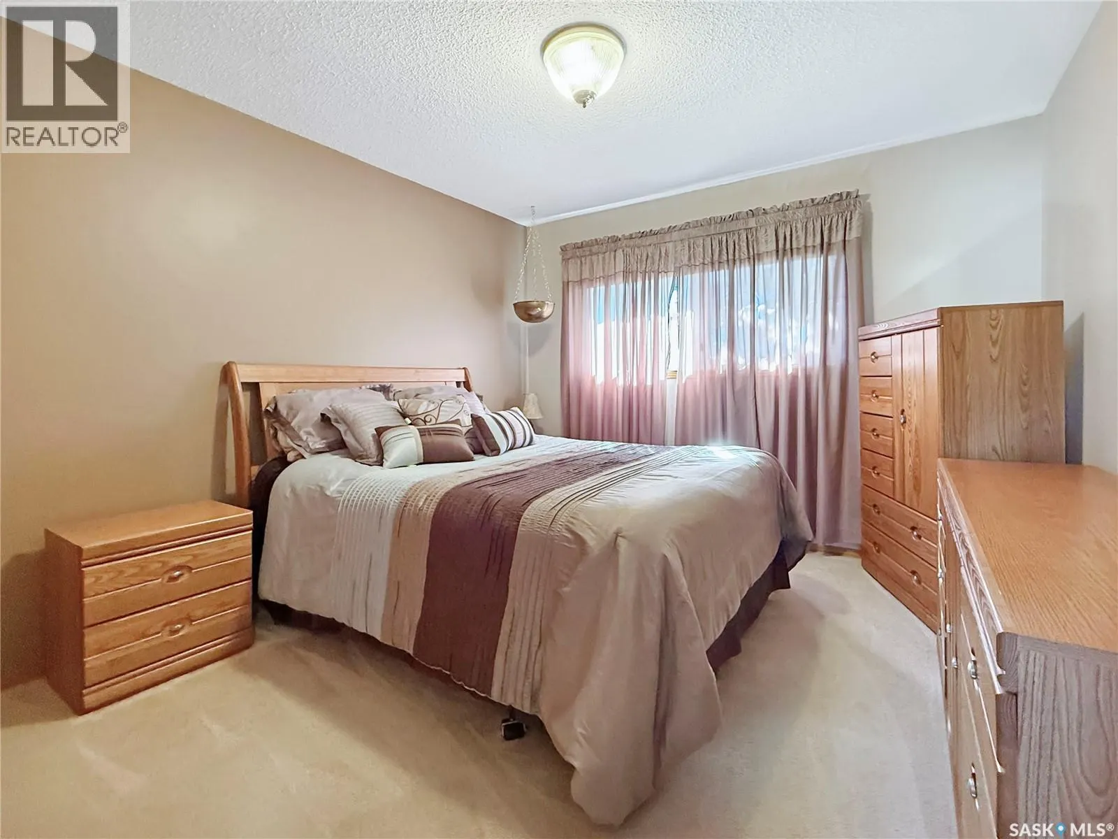 384 28th STREET W