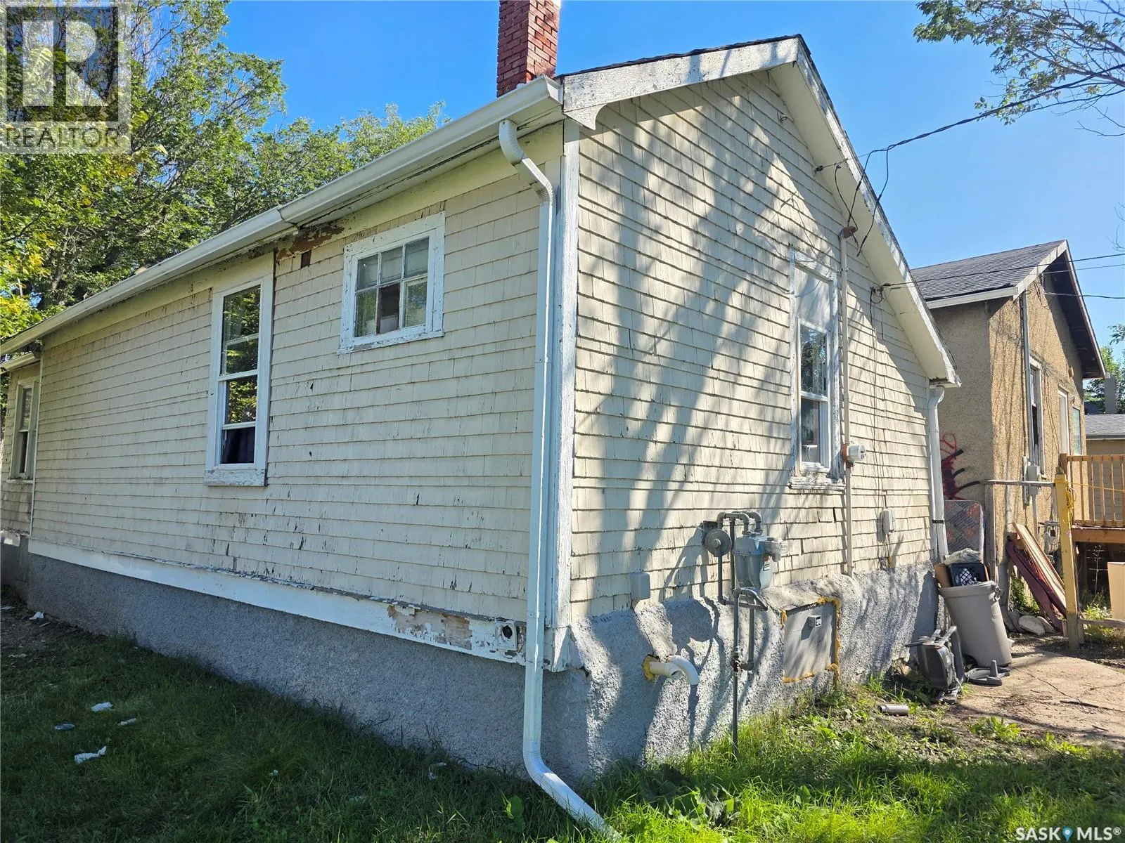 1126 Robinson STREET