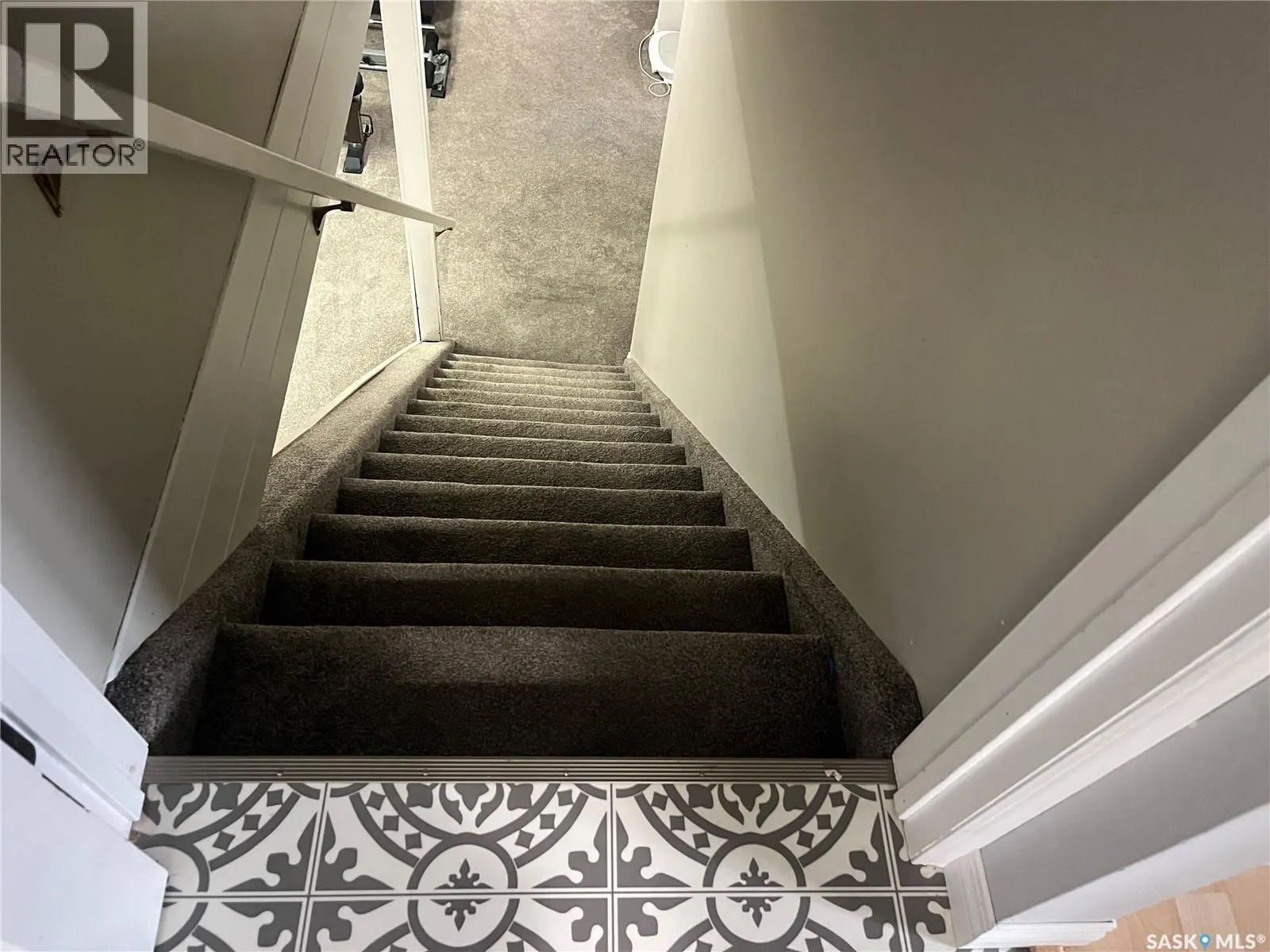 61 2nd STREET SW