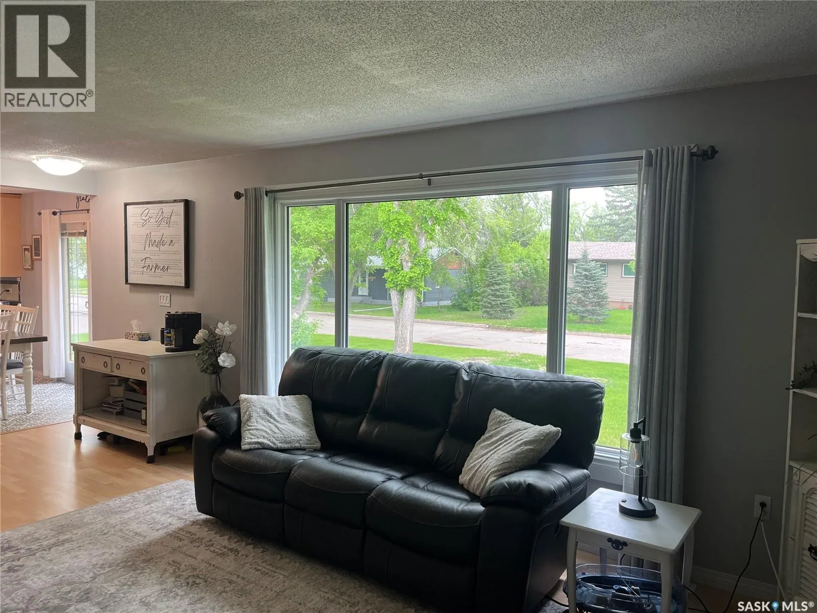 61 2nd STREET SW