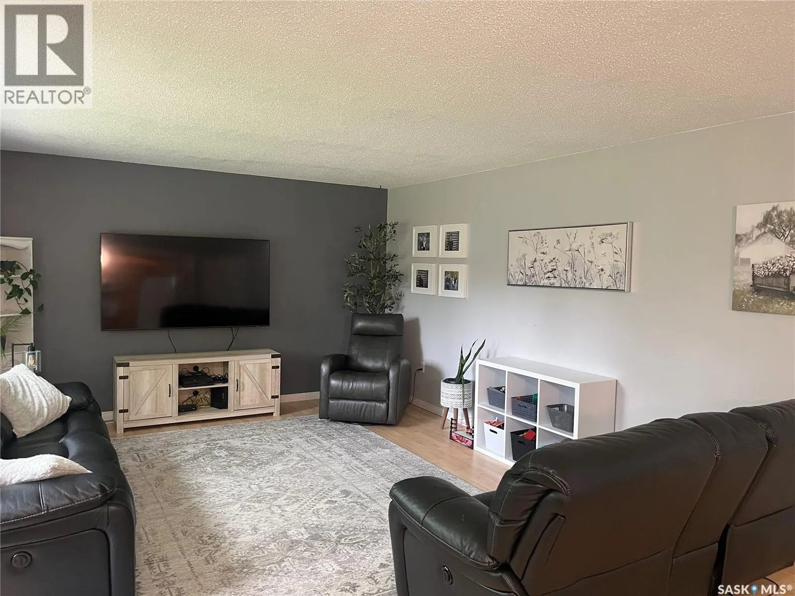 61 2nd STREET SW