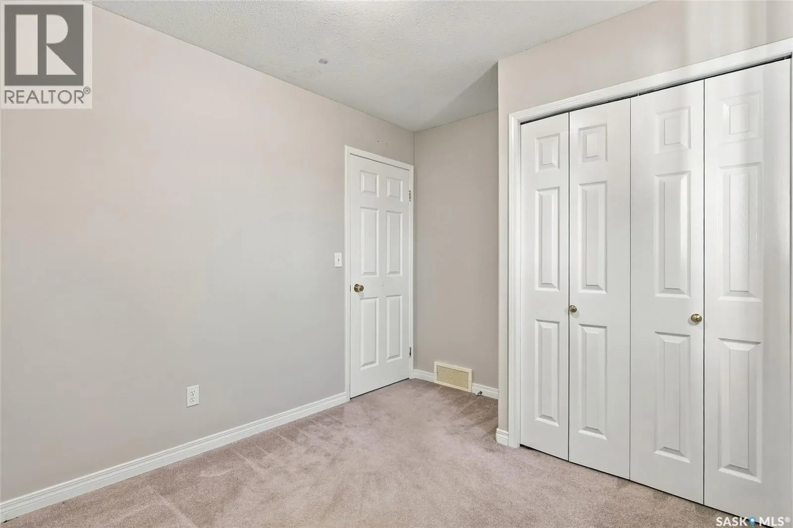 602 Haslam CRESCENT