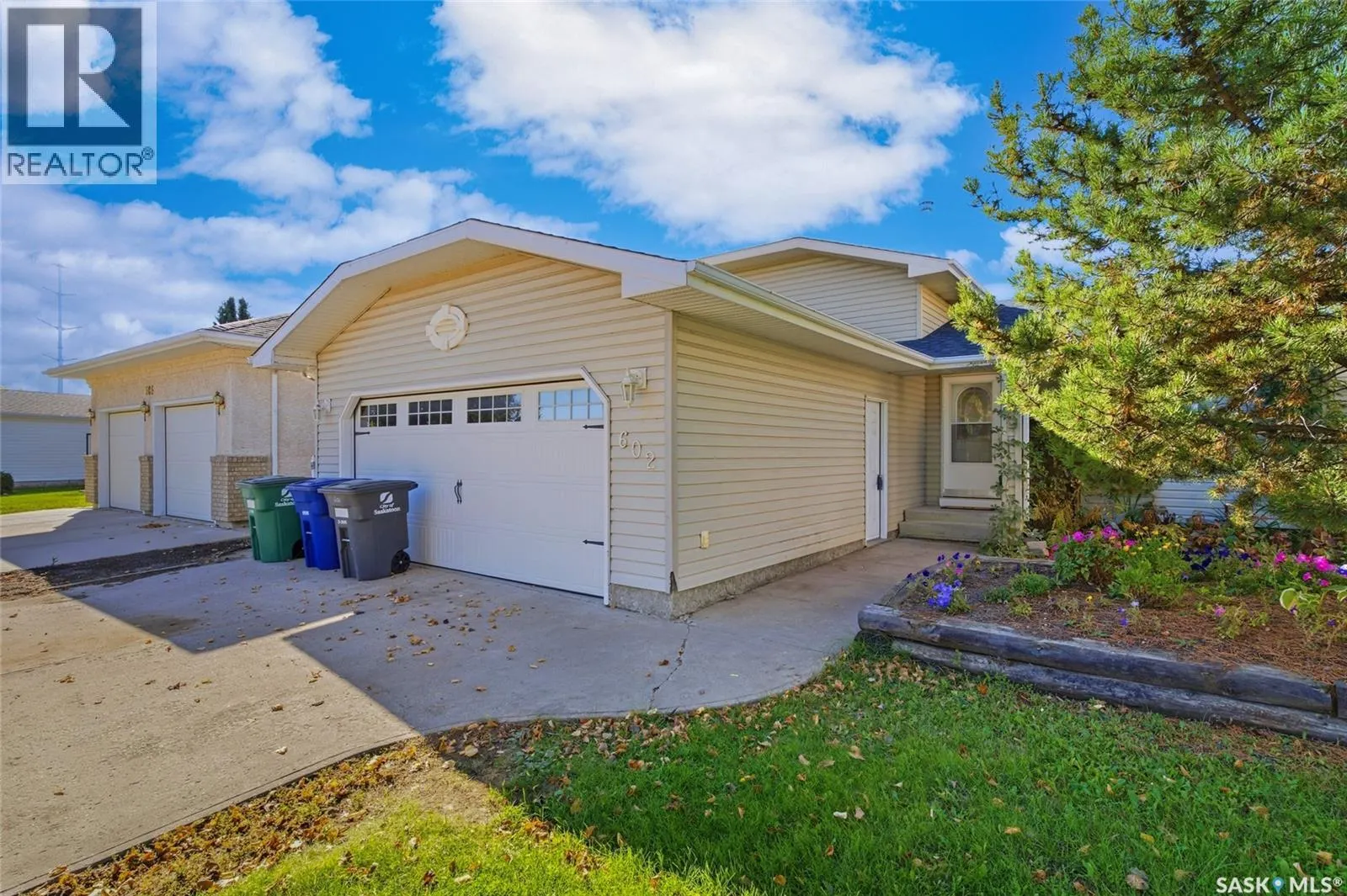 602 Haslam CRESCENT