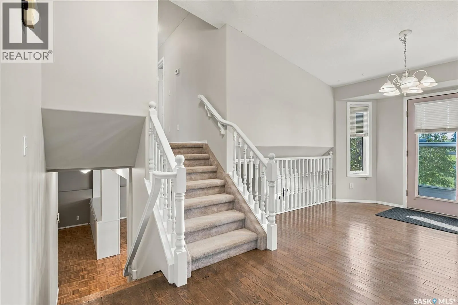602 Haslam CRESCENT
