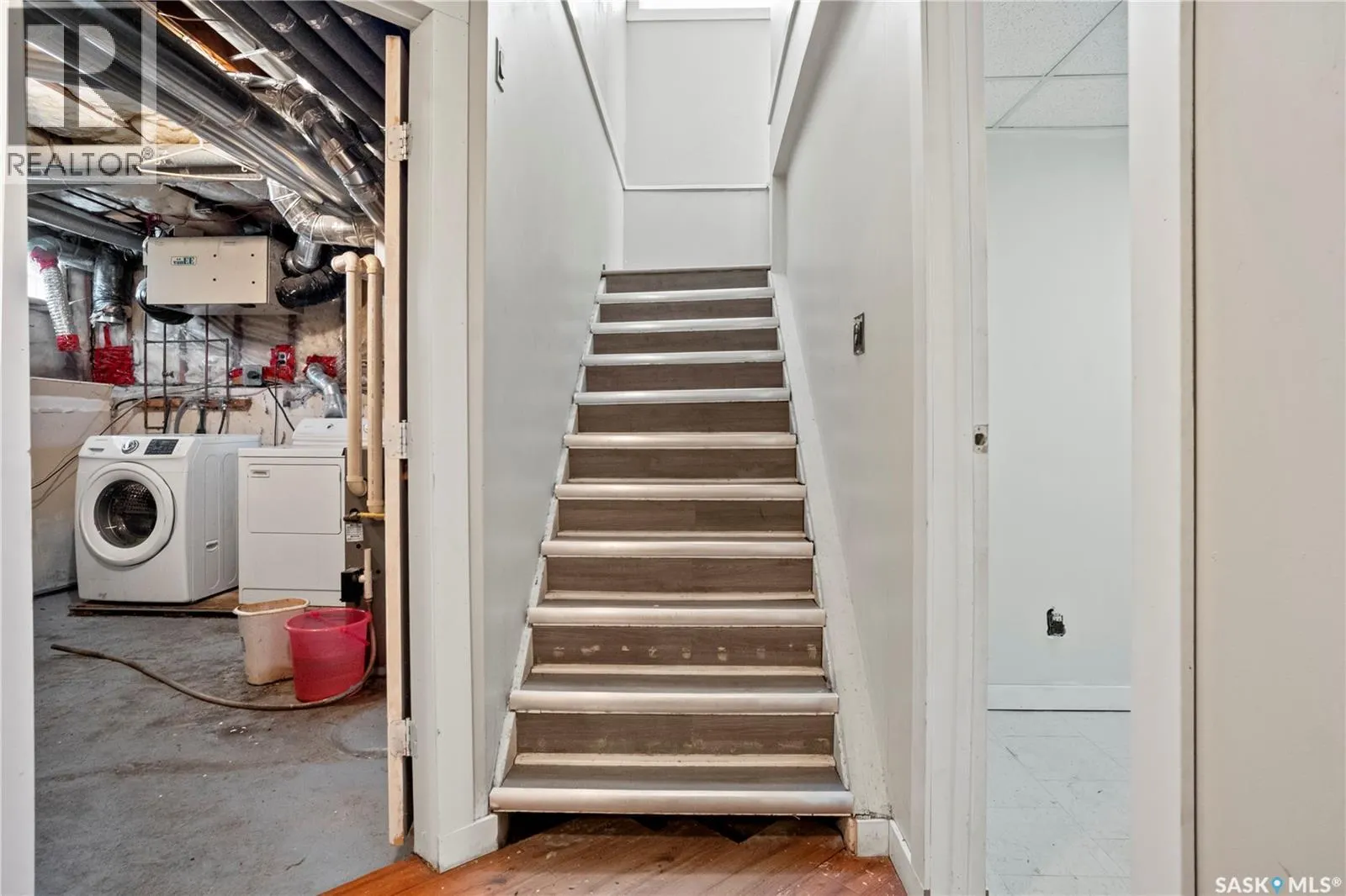 978 Lindsay STREET
