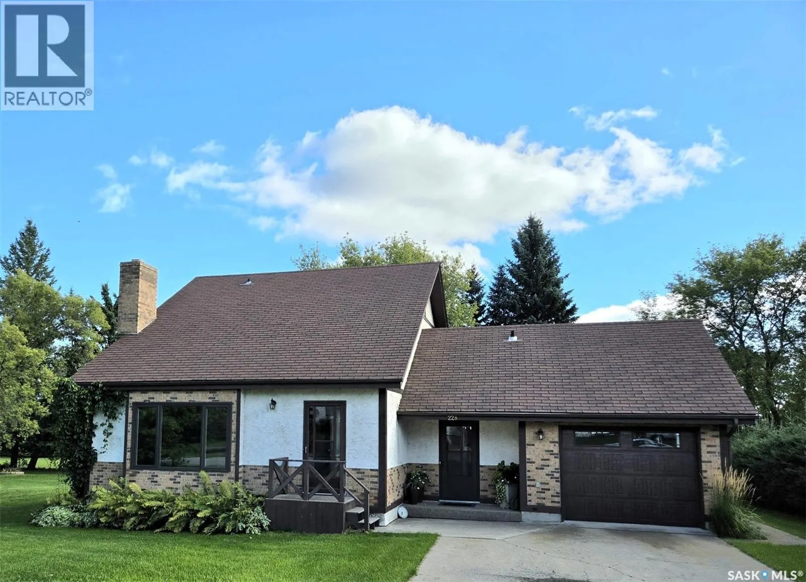 228 Railway AVENUE