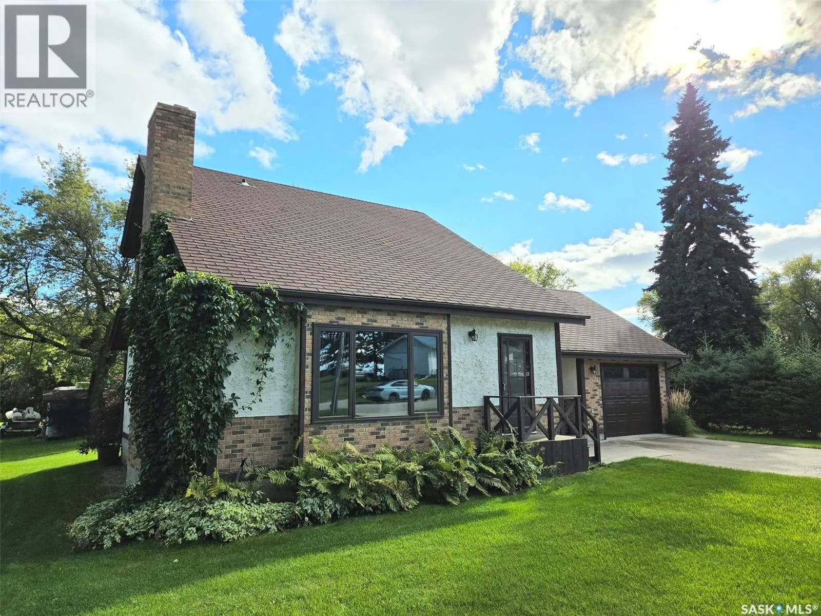 228 Railway AVENUE