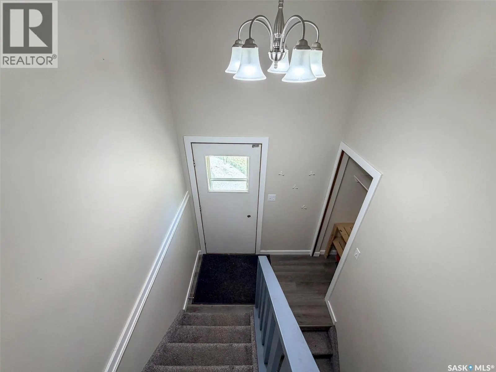 200 3rd STREET E
