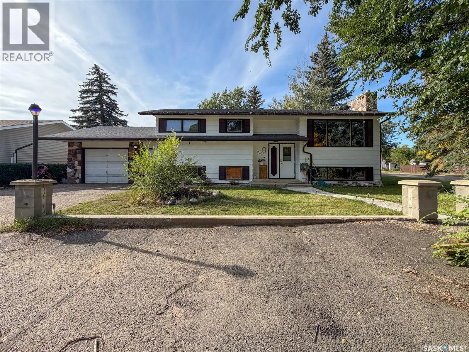 200 3rd STREET E