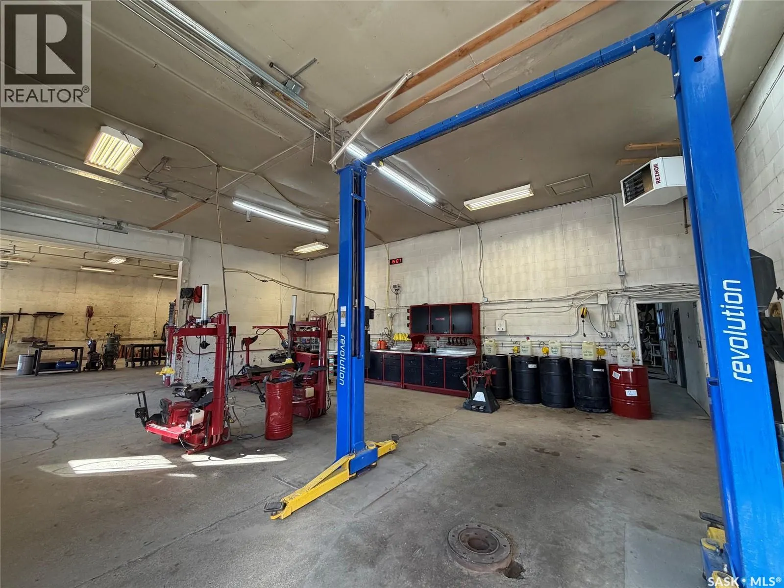 1123 Industrial DRIVE