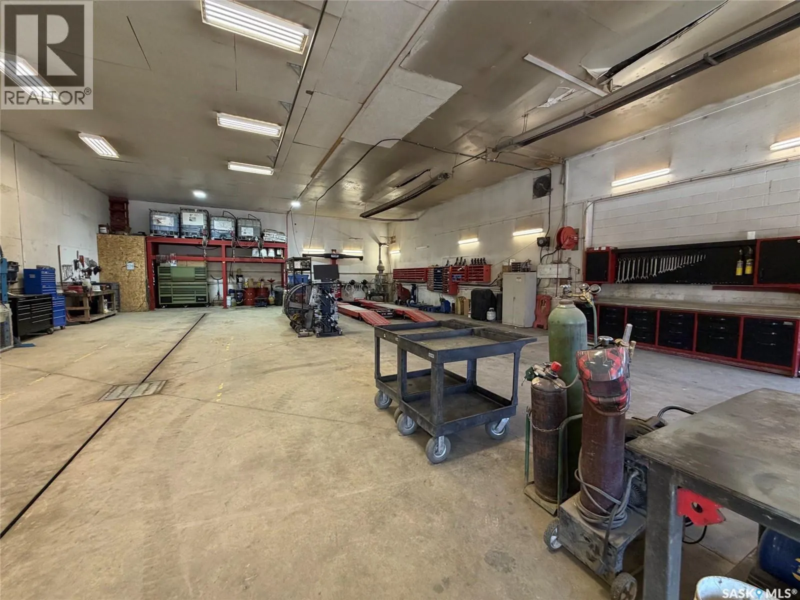 1123 Industrial DRIVE