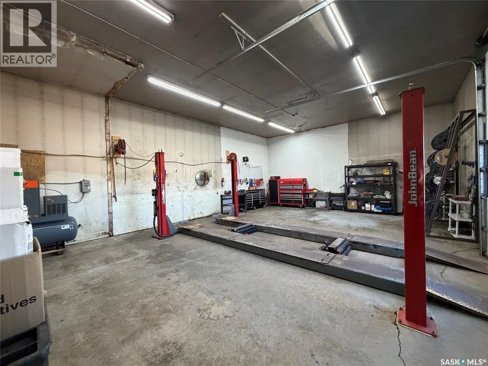 1123 Industrial DRIVE