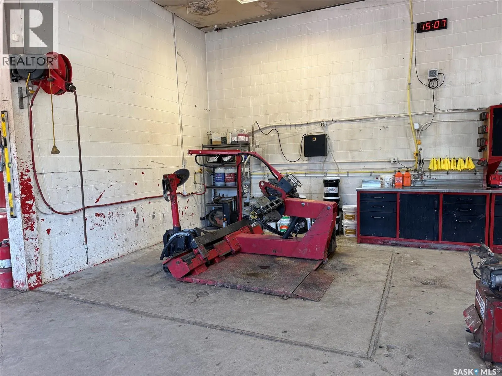 1123 Industrial DRIVE