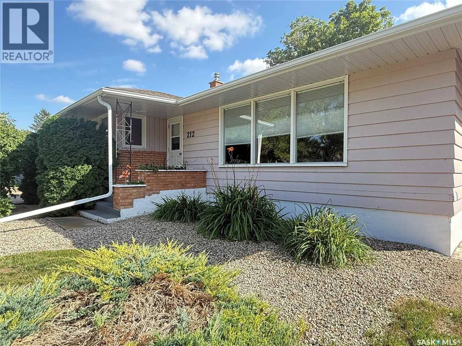 212 Ash DRIVE