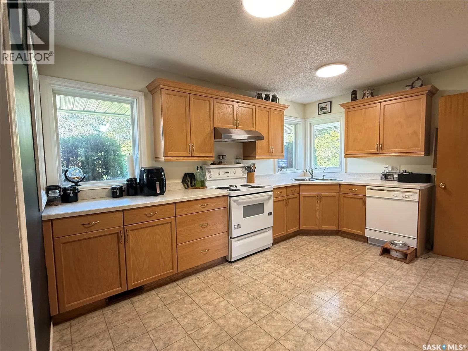 212 Ash DRIVE
