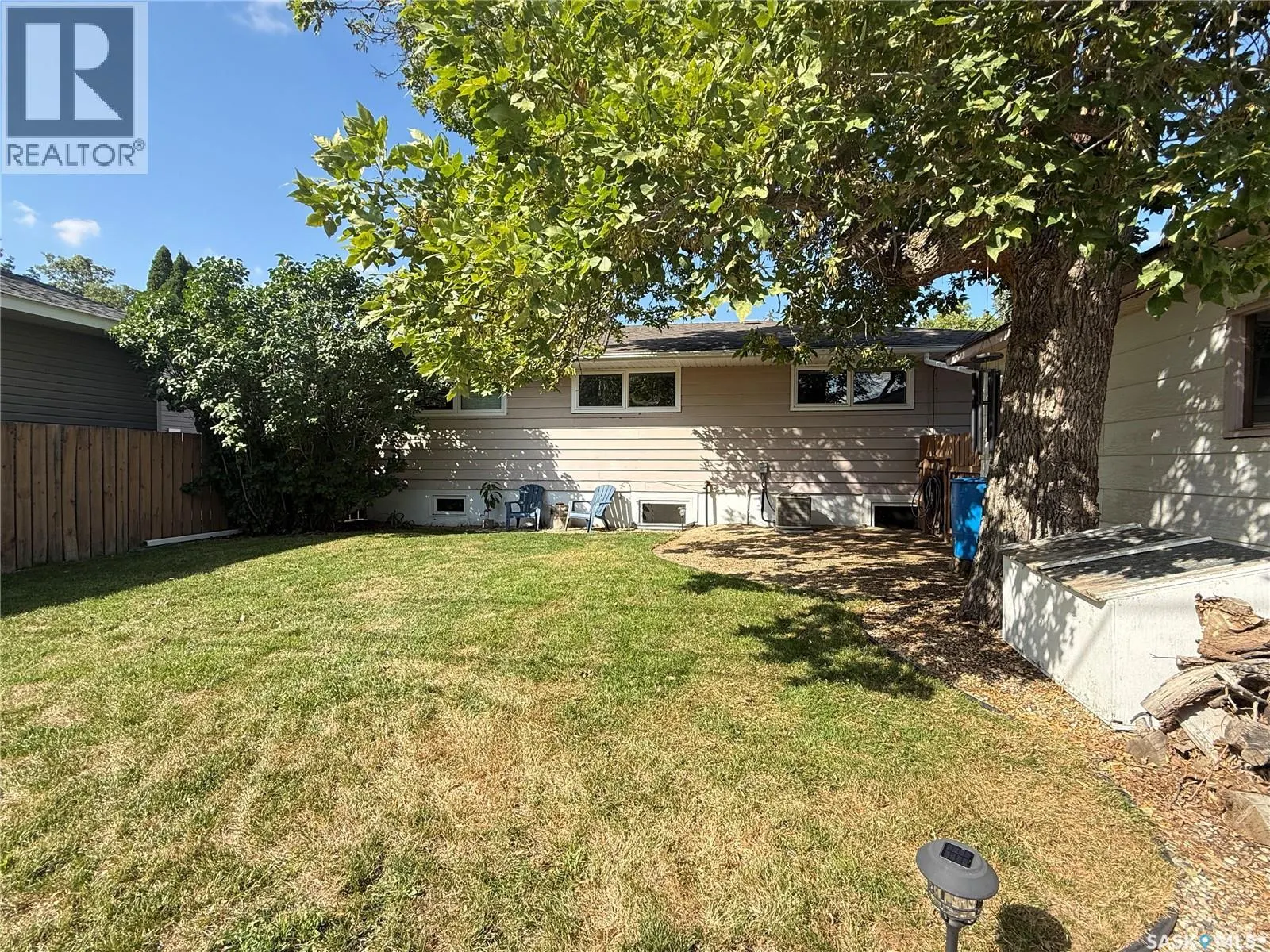 212 Ash DRIVE