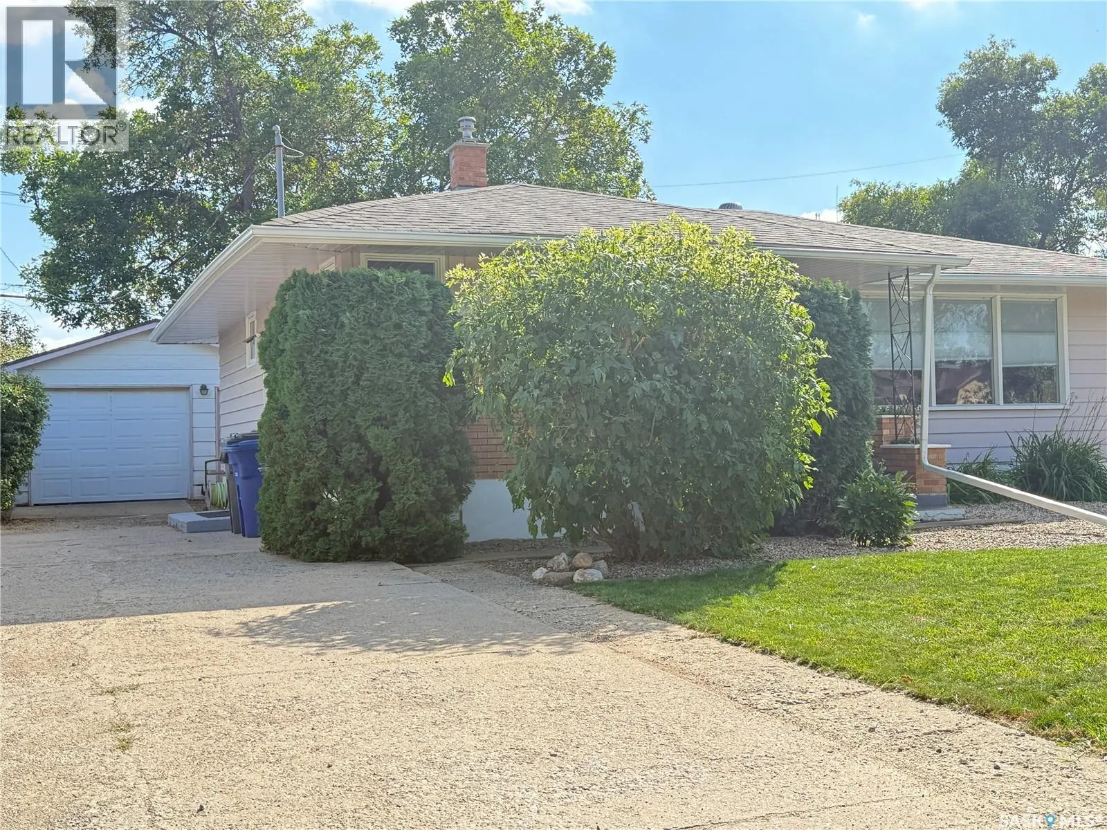212 Ash DRIVE