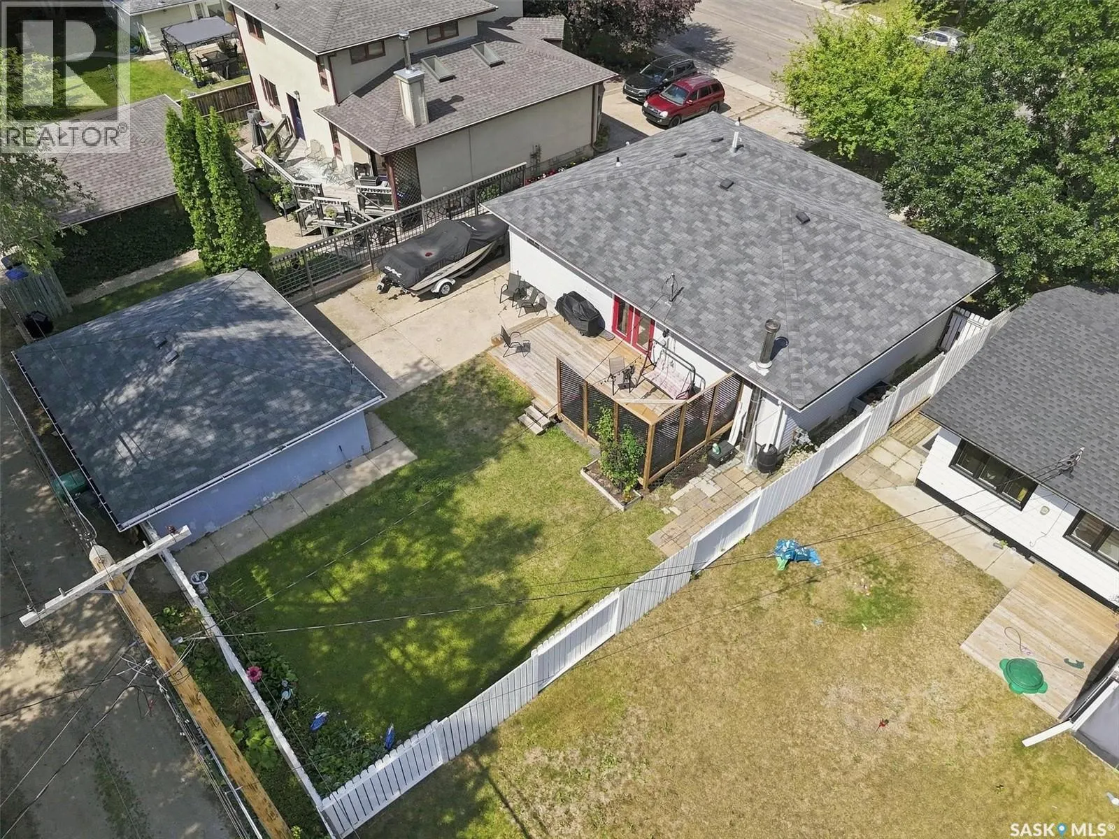 416 Willow STREET E