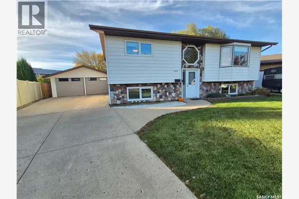 221 Bean CRESCENT