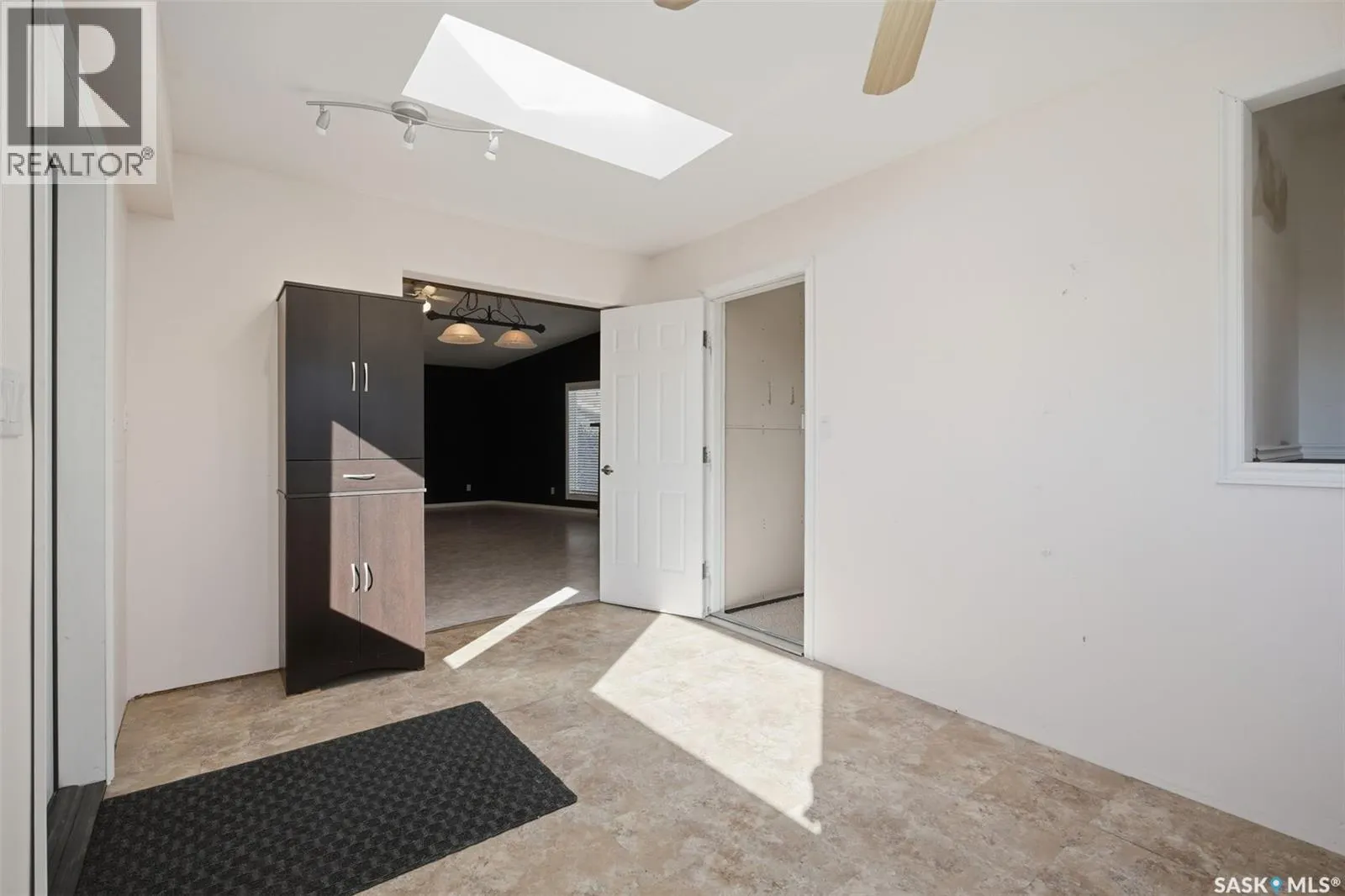 404 Peters STREET