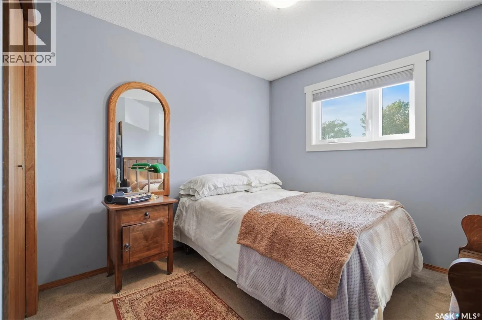 389 21st STREET W