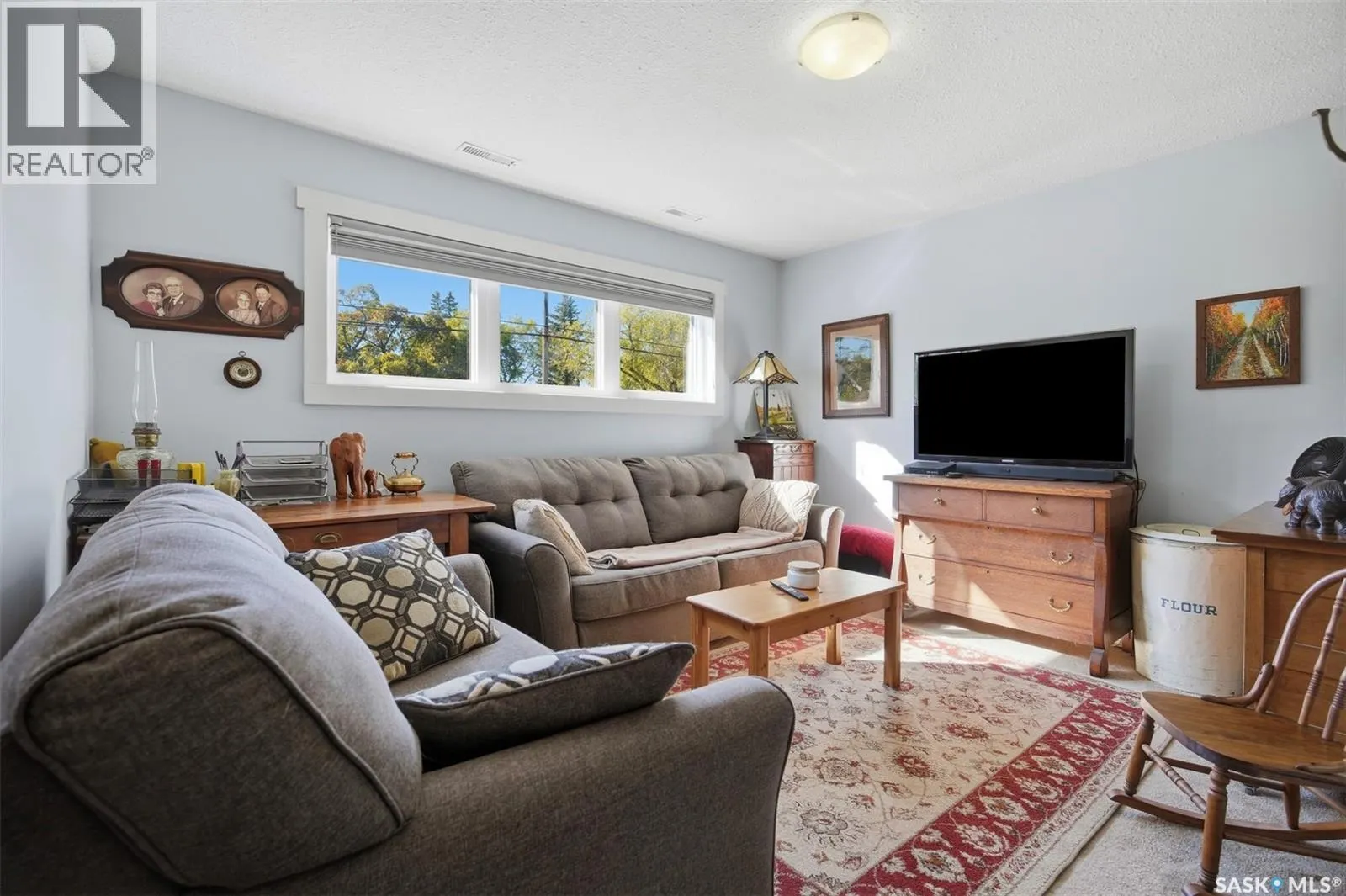 389 21st STREET W