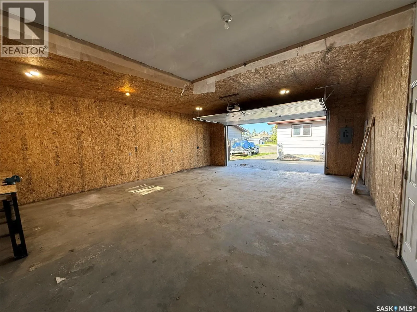 3205 Bliss CRESCENT