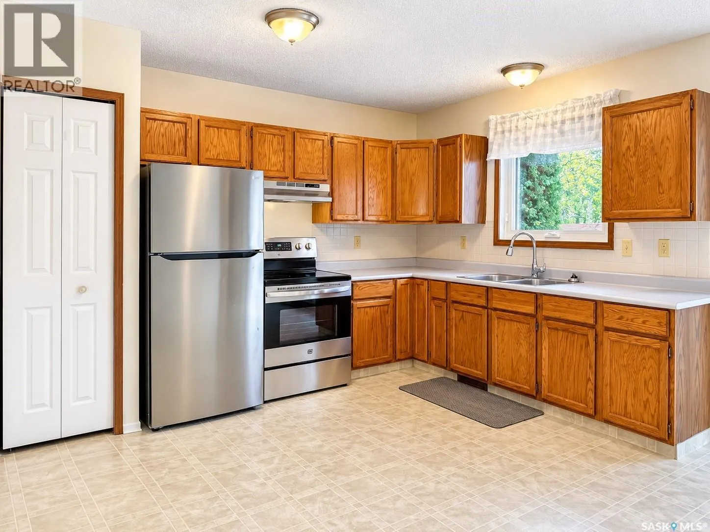 3205 Bliss CRESCENT
