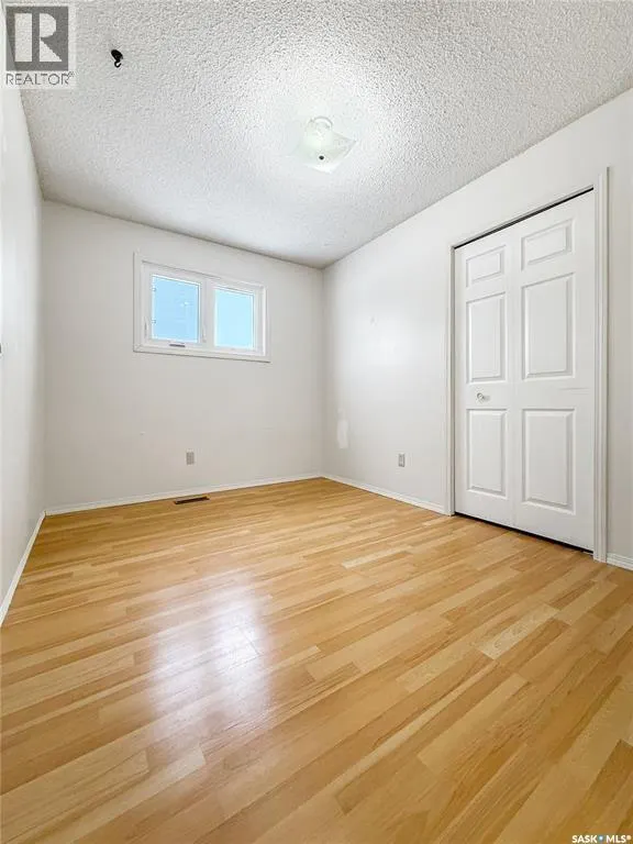 3205 Bliss CRESCENT