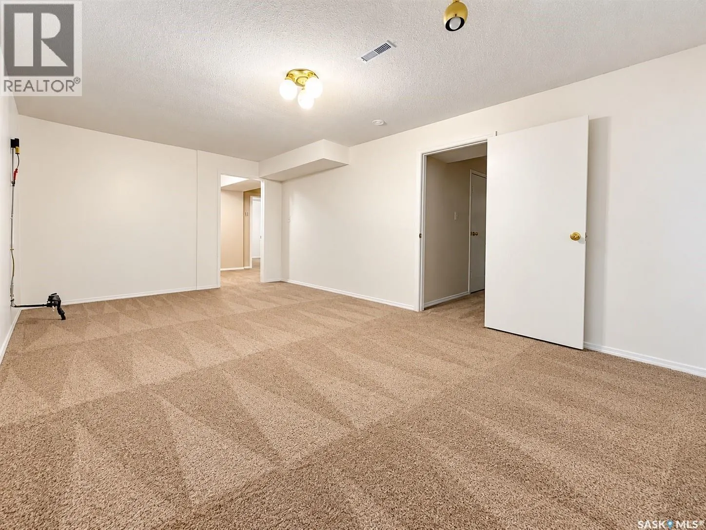 3205 Bliss CRESCENT