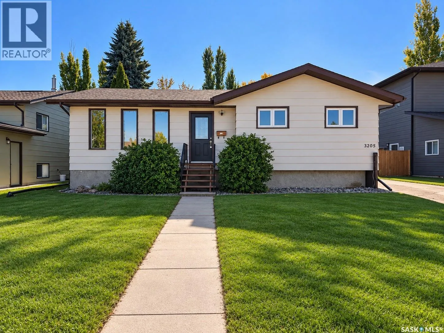 3205 Bliss CRESCENT