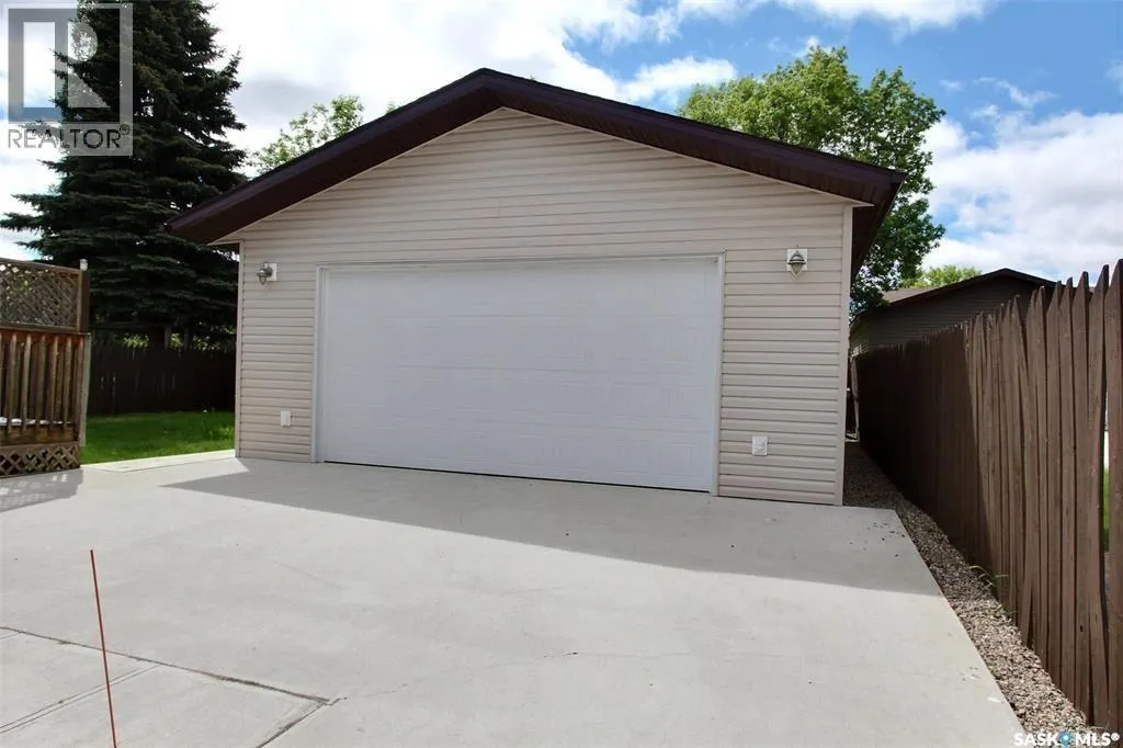 3205 Bliss CRESCENT