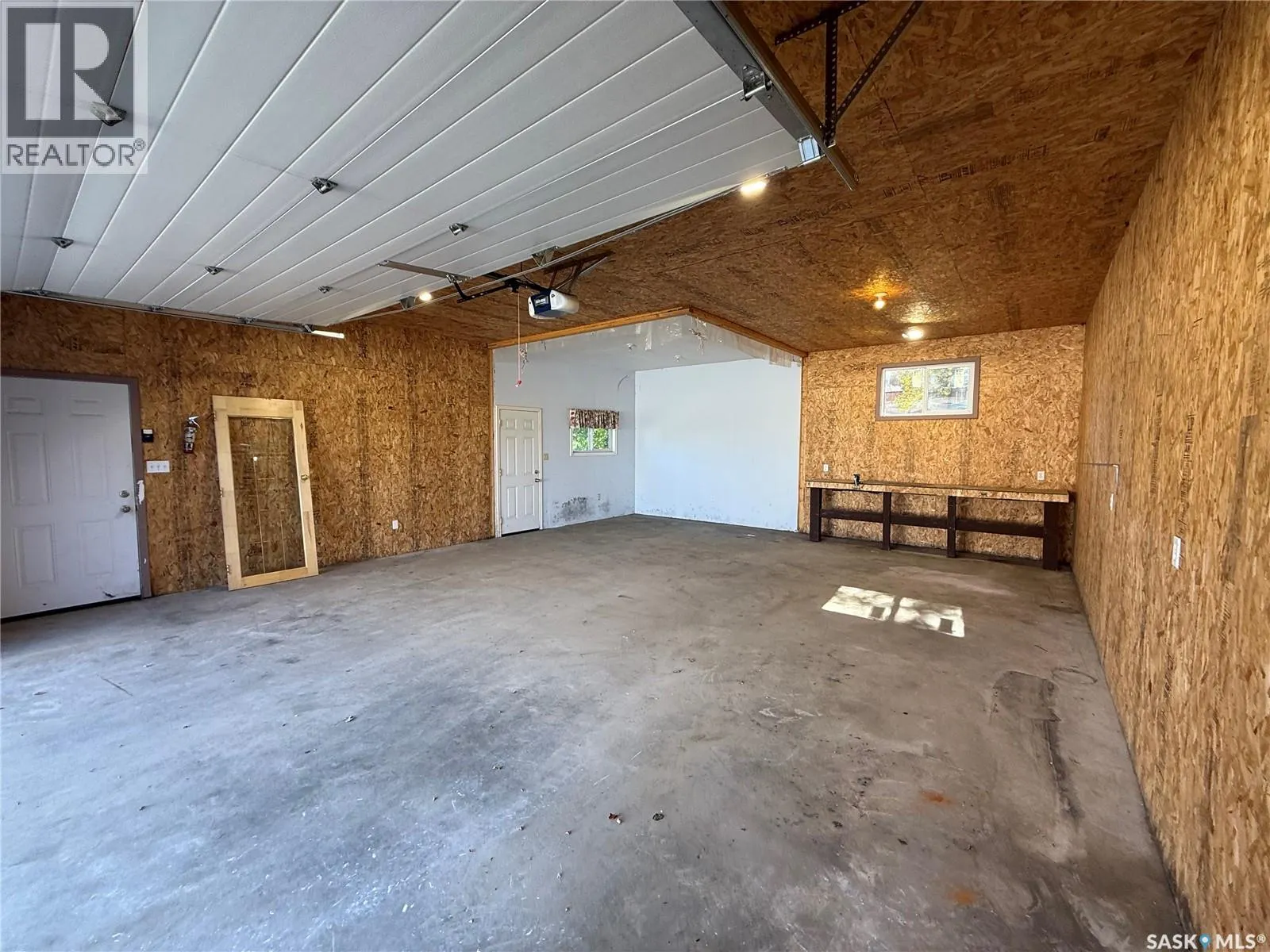 3205 Bliss CRESCENT