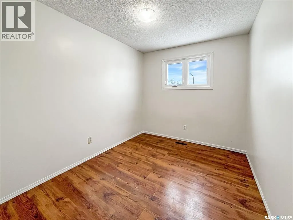3205 Bliss CRESCENT