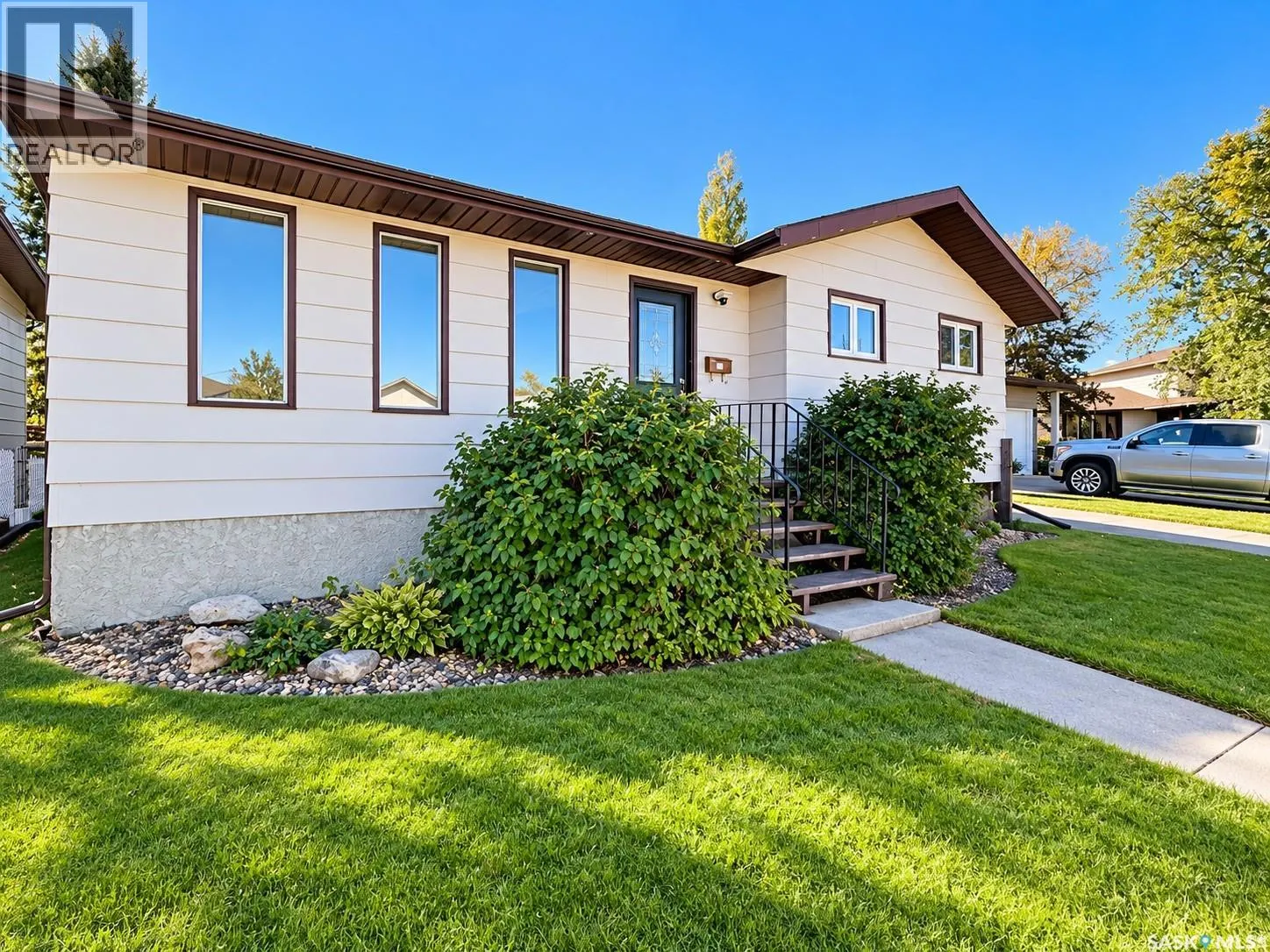 3205 Bliss CRESCENT