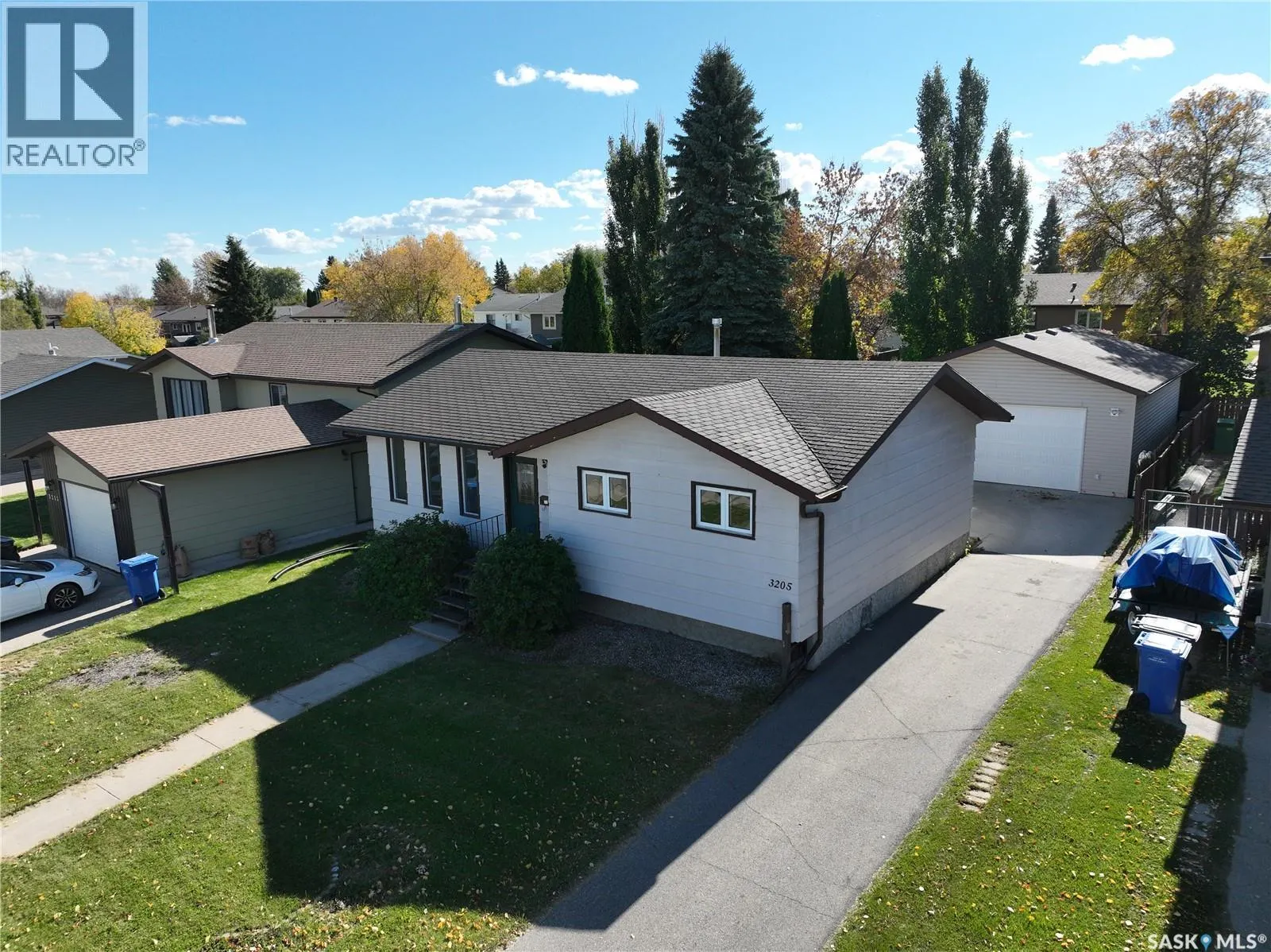 3205 Bliss CRESCENT