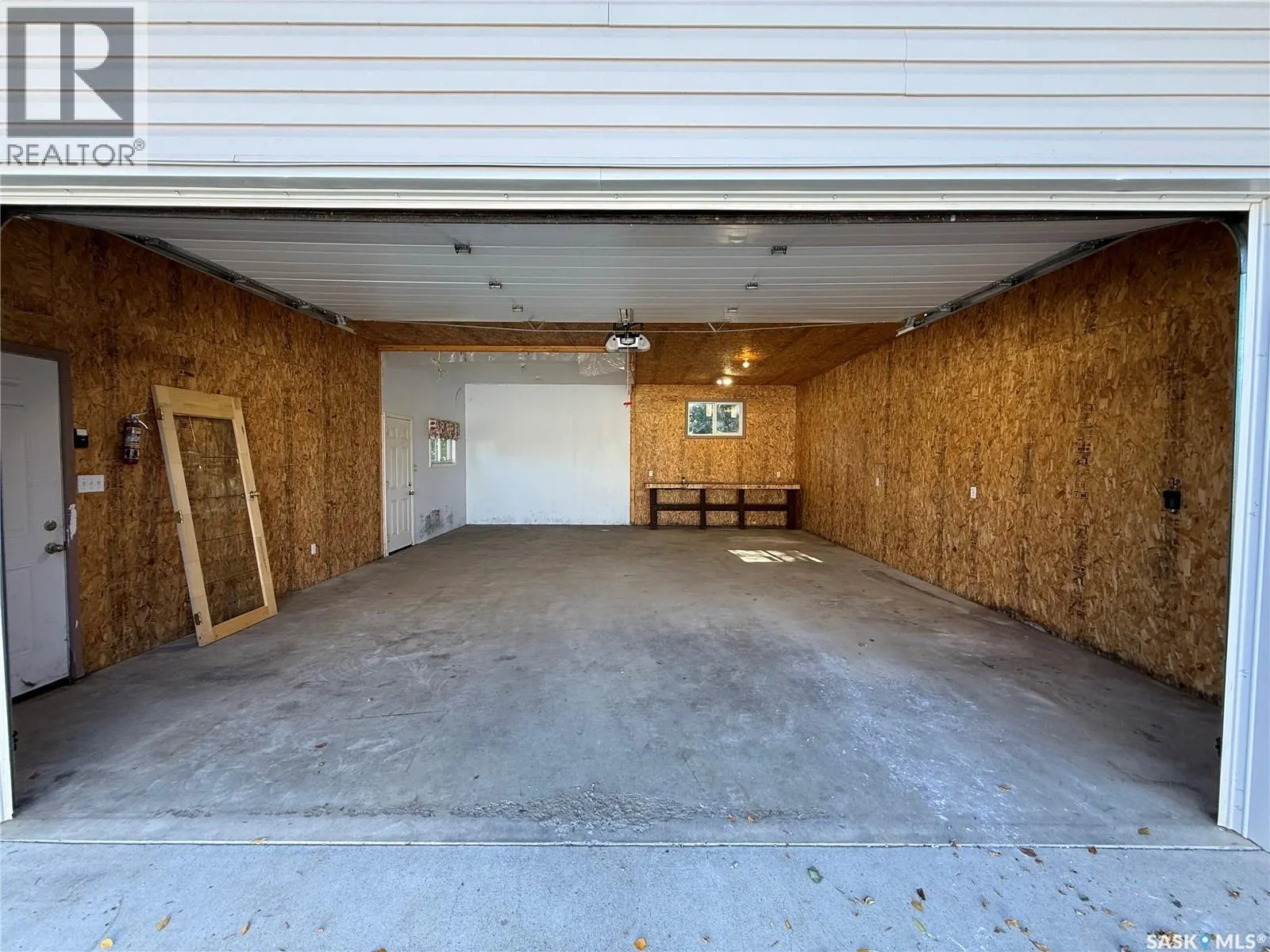 3205 Bliss CRESCENT