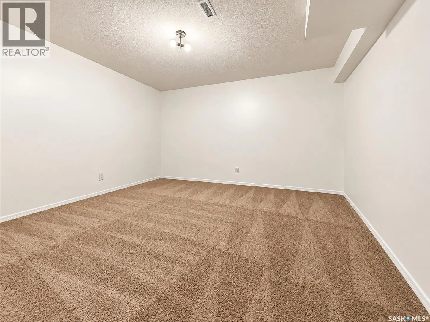 3205 Bliss CRESCENT