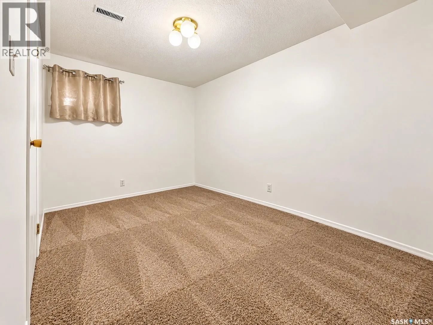3205 Bliss CRESCENT